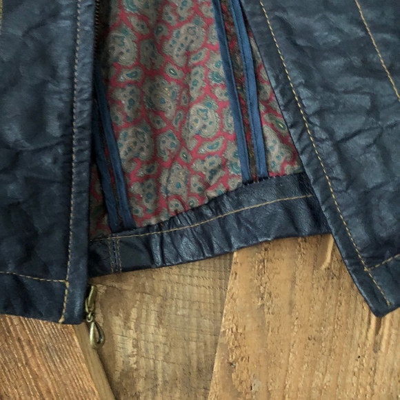 WILSONS LEATHER BLACK JACKET - SMALL - Picture 4 of 4